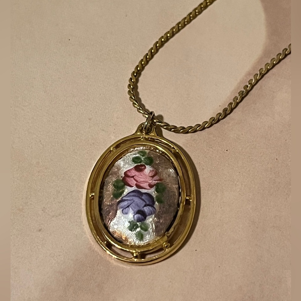 Gold Floral Pendant Necklace - Picture 2 of 5